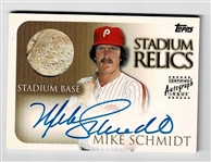 2000 Topps Stadium Relics Mike Schmidt Autograph Stadium Base Philadelphia Phillies